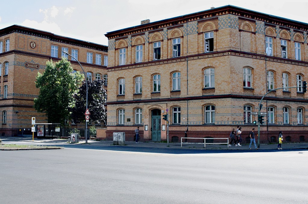 Die Leo-Leonni-Grundschule. Foto: Schnell