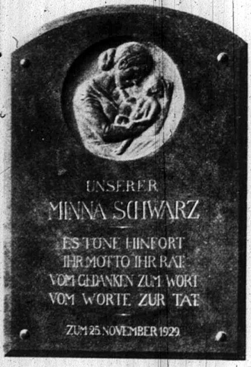 Gedenktafel im Hof der Brunnenstraße 41. Repro: Carsten Schmidt