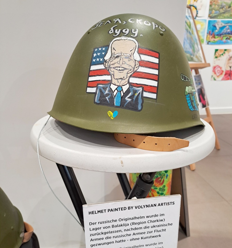 Kunstobjekt Helm 