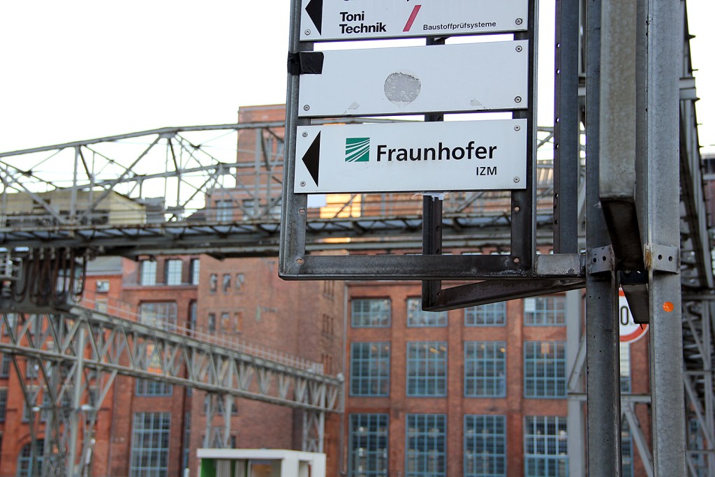 Hier geht es zum Fraunhofer IZM auf dem ehemaligen AEG-Gelände. Foto: Hensel