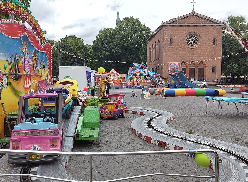 Kinderfest auf dem Leopoldplatz. Foto: Hensel
