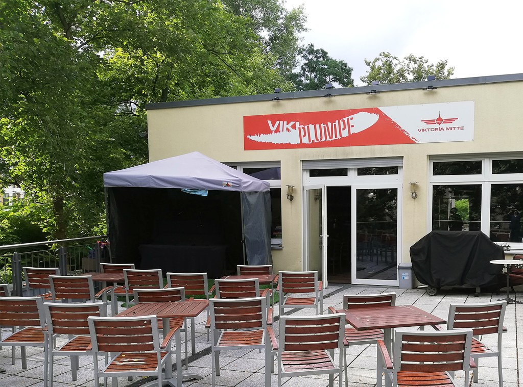 VikiPlumpe: Bereit fürs Public Viewing. Foto: Hensel
