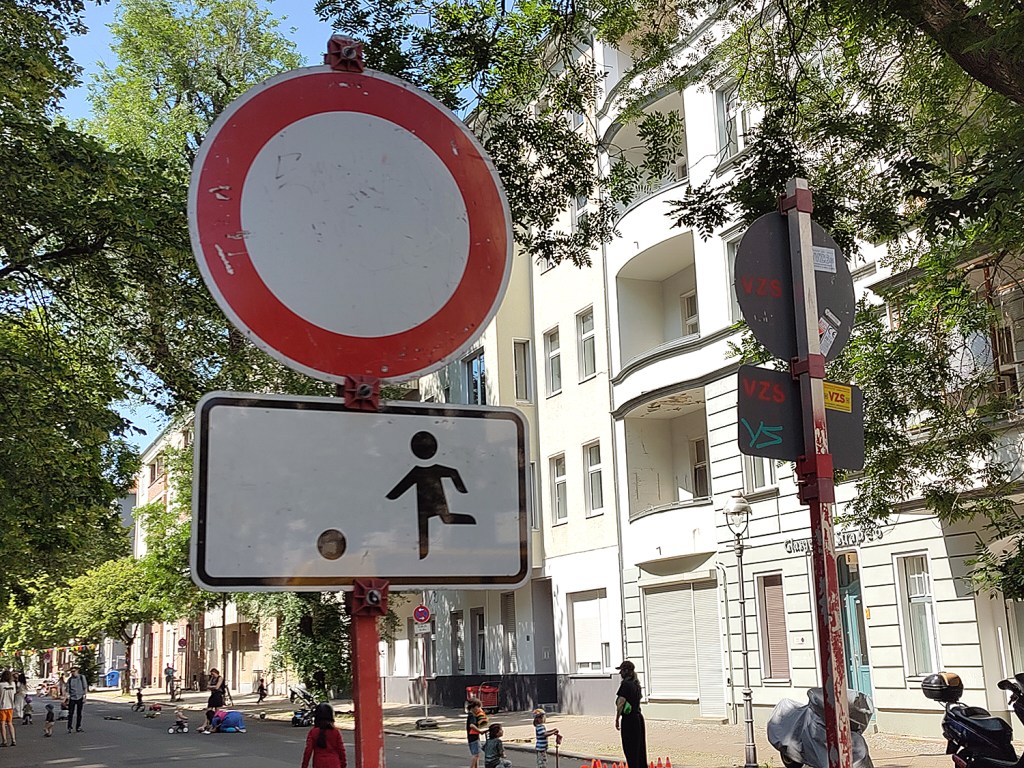 Spielstraße Glasgower Straße am 13. Juni 2025. Foto: Hensel