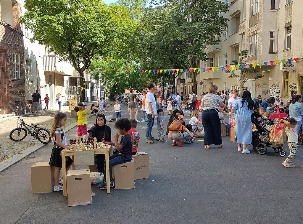 Spielstraße Glasgower Straße am 13. Juni 2025. Foto: Hensel