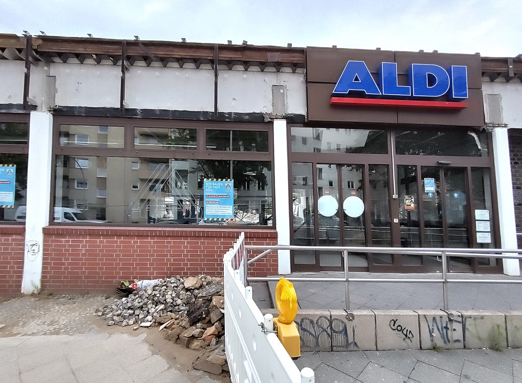 Der Supermarkt in der Gerichtstraße 2-3 wird abgerissen und neu gebaut. Foto: Hensel