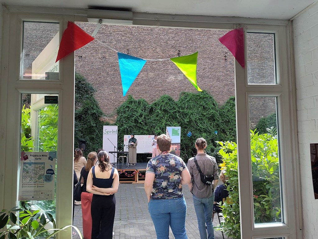 Bei der Geburtstagsfeier. Foto: Hensel