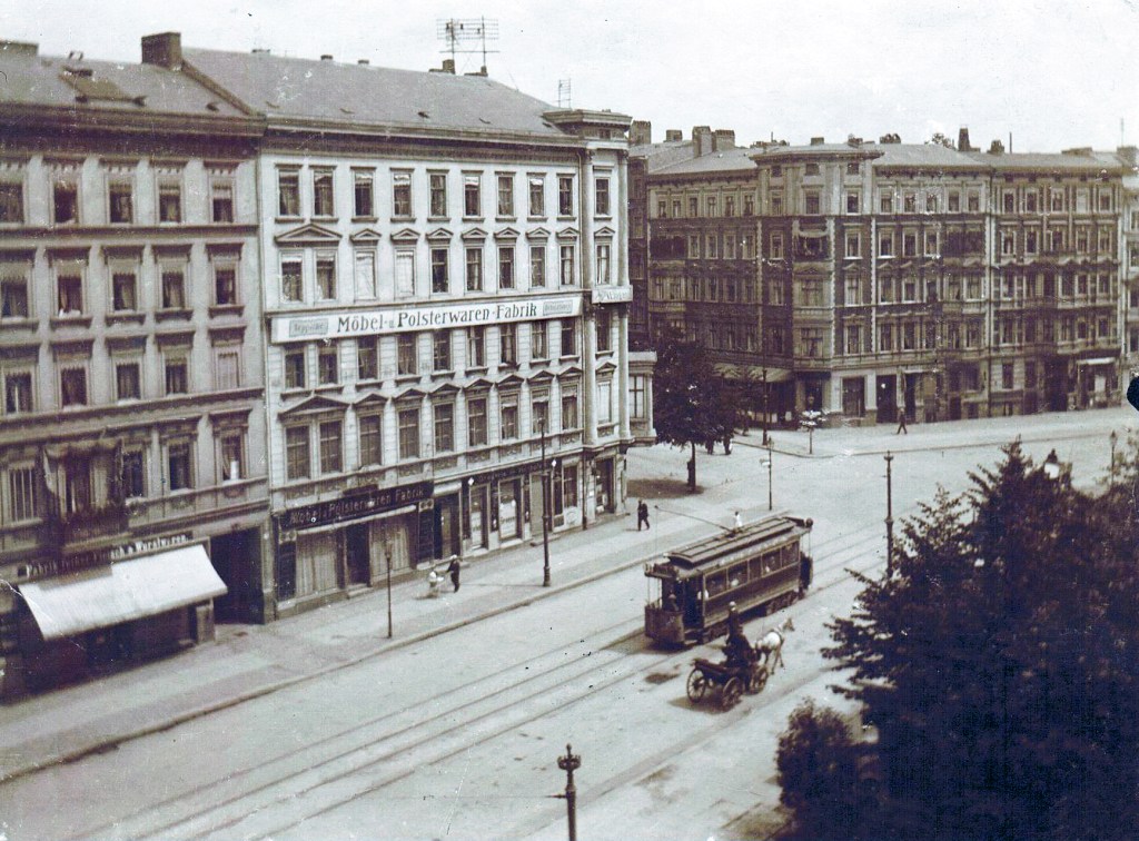Gerichtstraße mit Straßenbahn. Foto. Sammlung Ralf Schmiedecke