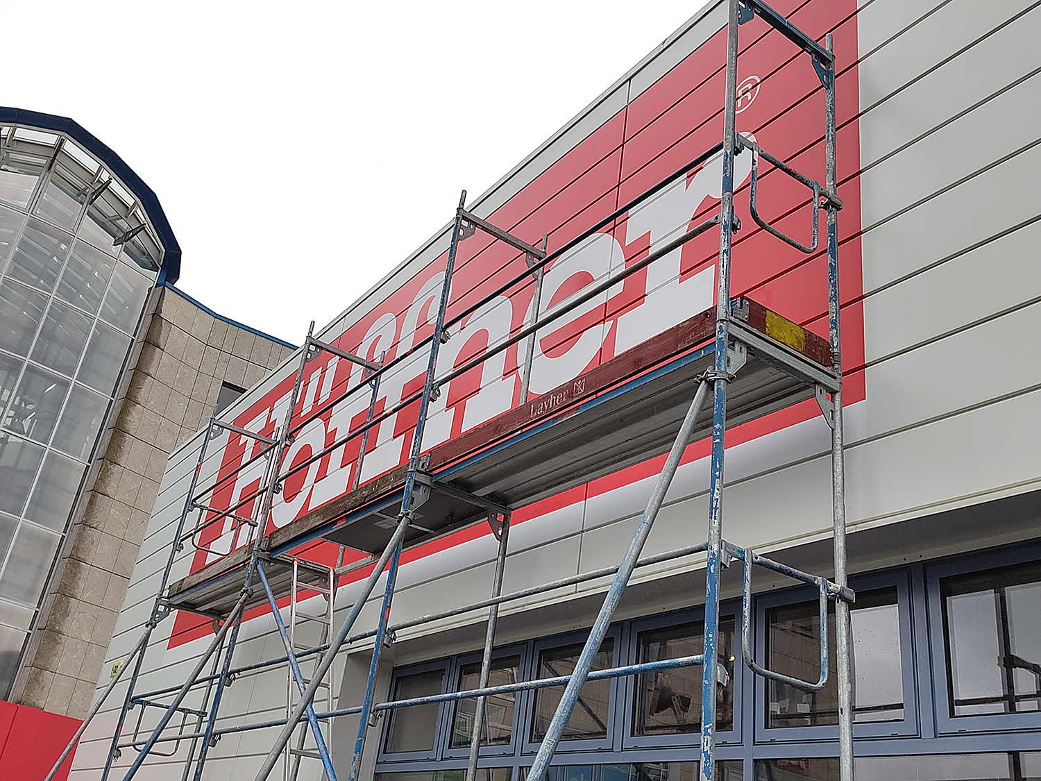 Möbel Höffner eröffnet wieder in der Pankstraße