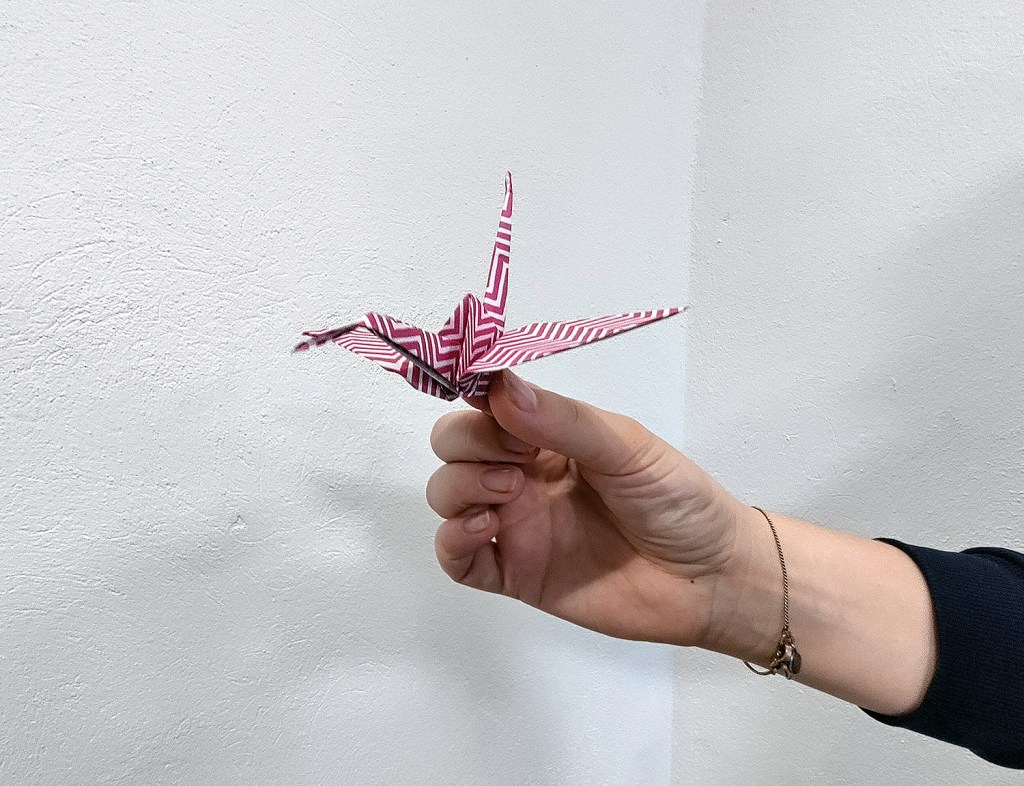 Ein fertiger Origami-Kranich. Foto: Hensel