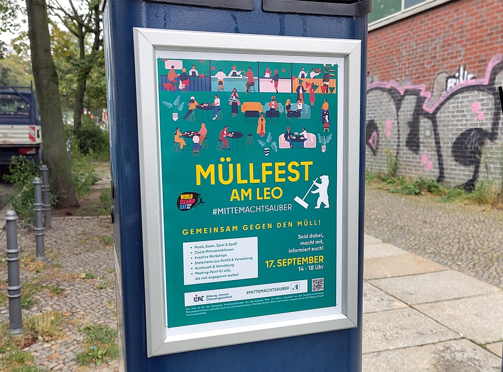 Hinweis auf das Müllfest auf einem Parkscheinautomaten in der Wiesenstraße. Foto: Hensel