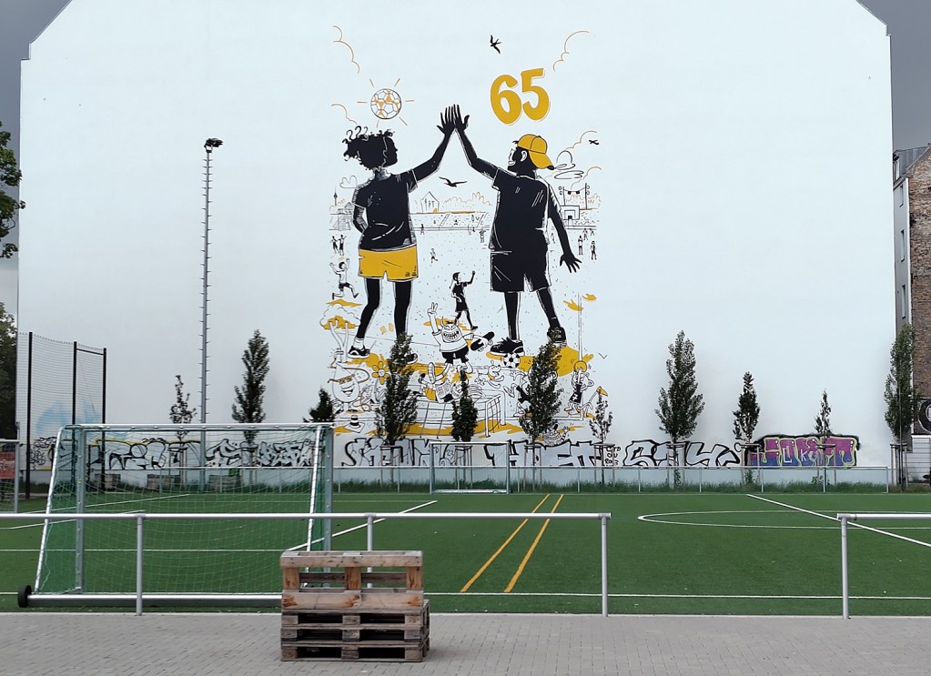 Der Safe Hub-Sportplatz in der Ruheplatzstraße. Foto: Hensel