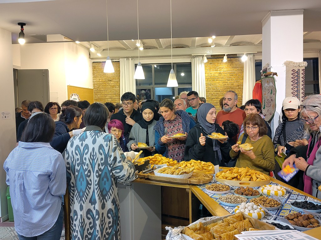 Beim zentralasiatischen Abend in der Fabrik Osloer Straße. Foto: Hensel