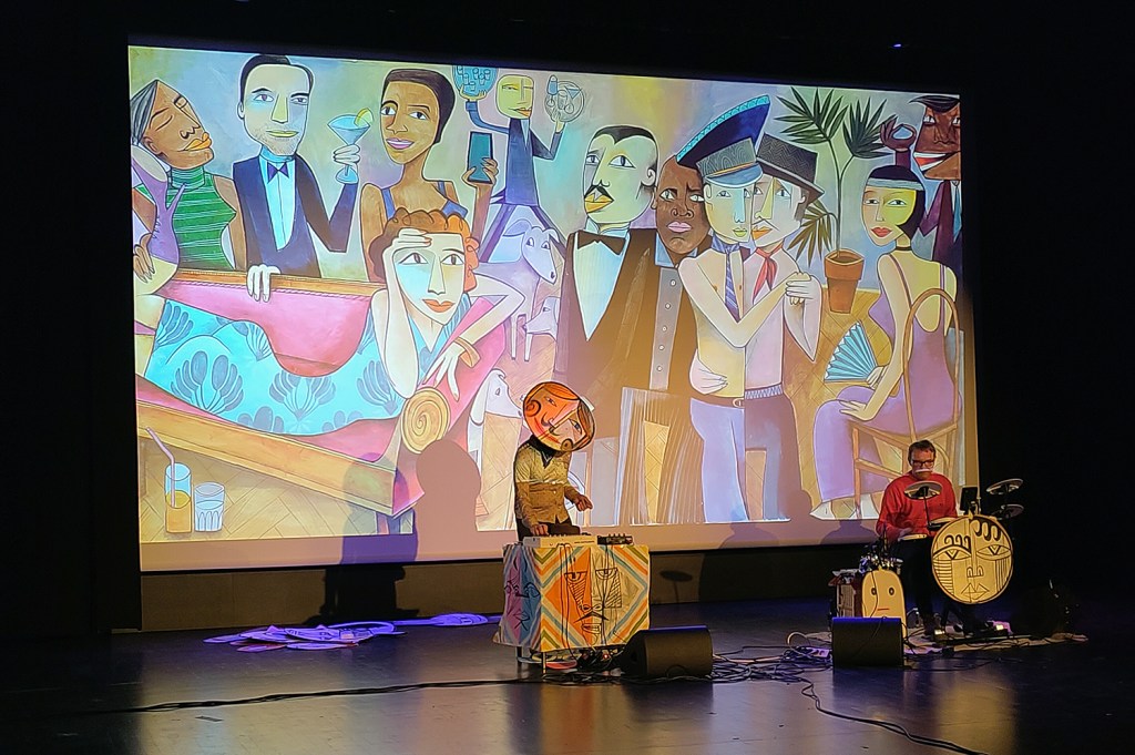 Mit bunten Pop-Art-Kulissen und Masken: Das Konzert von Neoangin