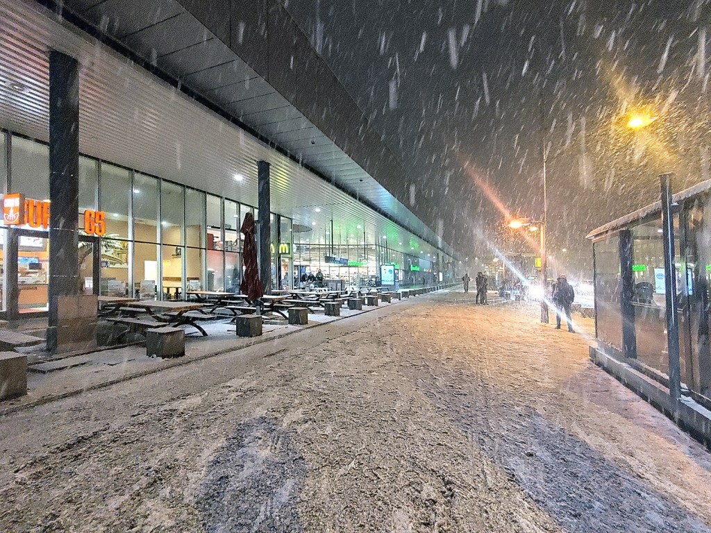 Schneegestöber am Bahnhof Gesundbrunnen