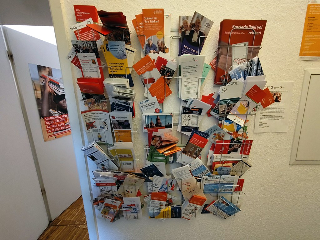 Informationszettel für die Nutzerinnen im AWO-Frauenladen.