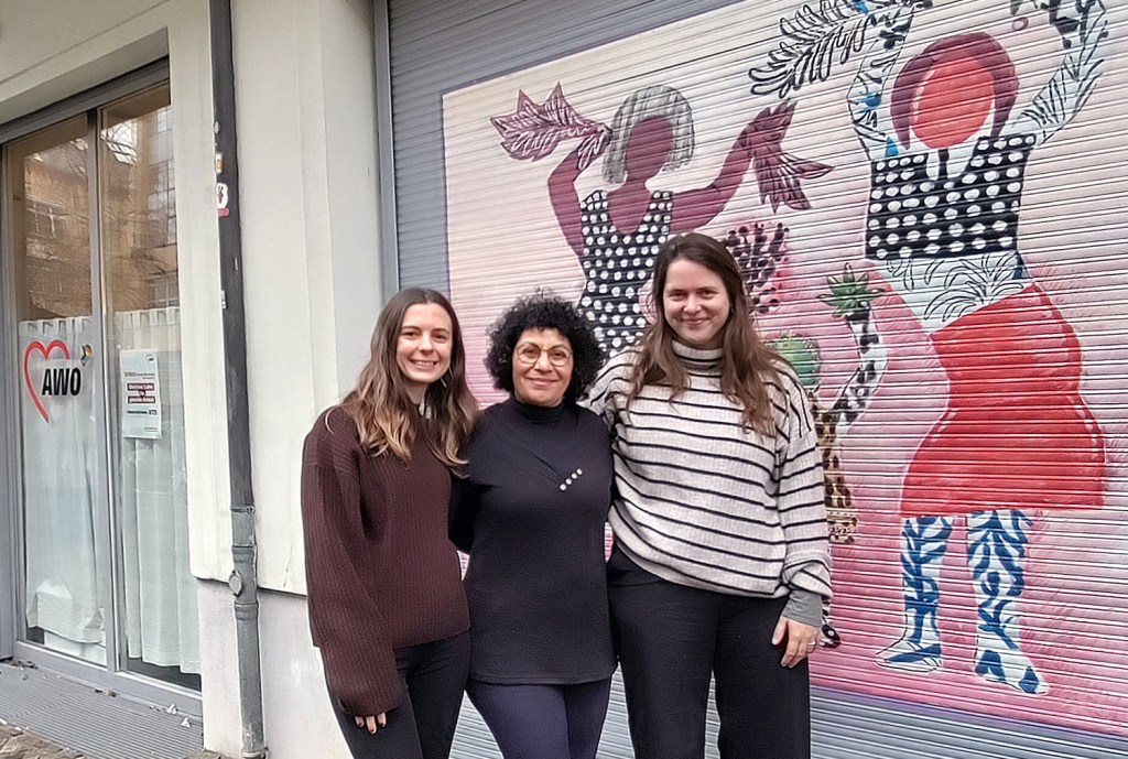Das Team des AWO-Frauenladen (von links): Esra Akbunar, Roya Vahedi und Anne Haken. Foto: Hensel