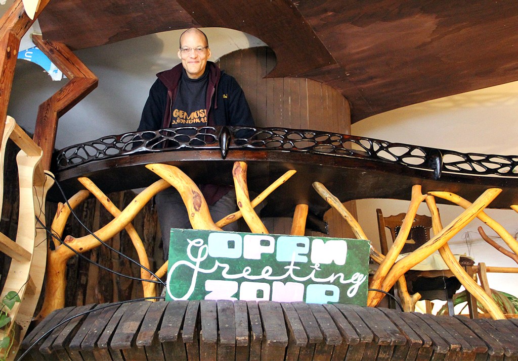 Grüßt euch! Scott Bolden im Baumhaus - in der Open Greeting Zone. Foto: Hensel
