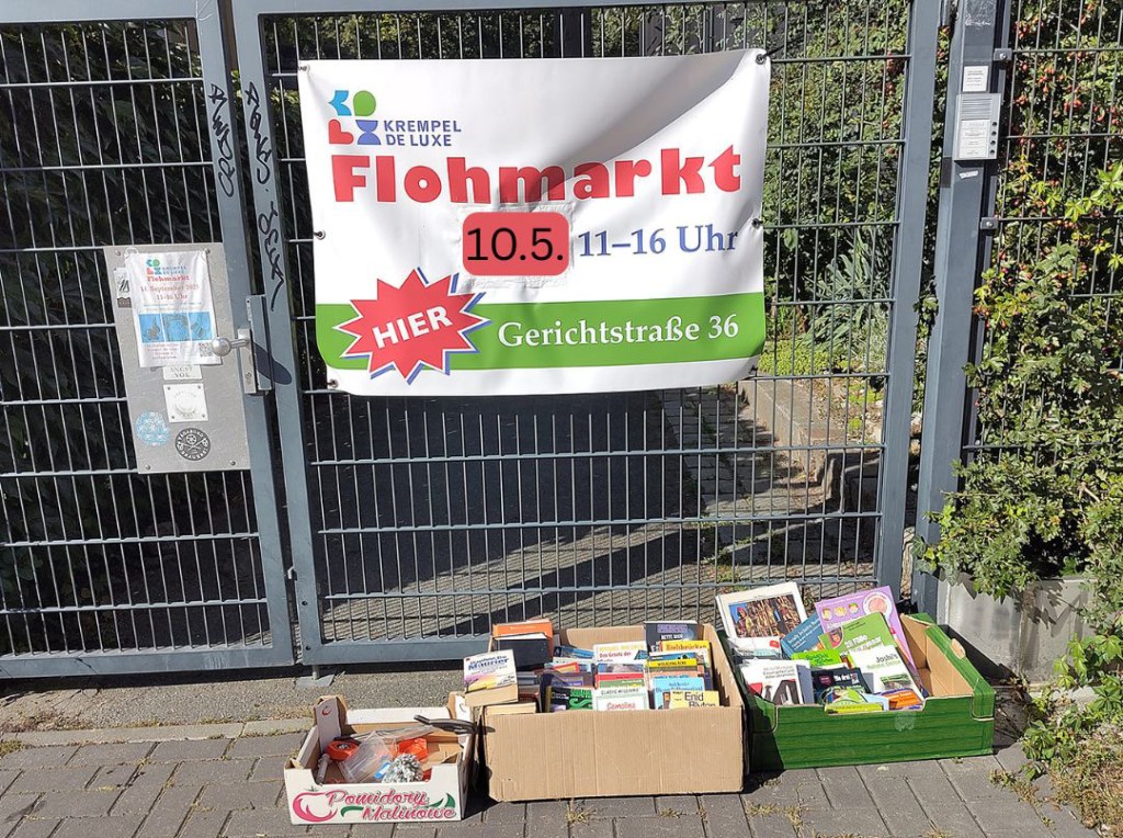 Plakat für den Flohmarkt Krempel De Luxe - mit montiertem Frühlingstermin. :) Foto/Montage: Hensel