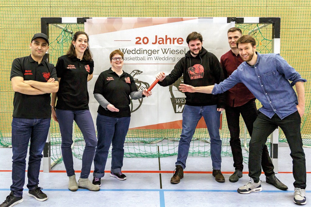 Staffelstabübergabe: Das Wiesel-Vereinsteam mit der Vorsitzenden Susanne Bürger 2019. Foto: Bianca Bürger