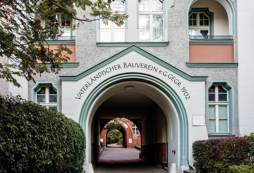Blick in den Wohnkomplex Versöhnungs-Privatstraße in der Hussitenstraße. Foto: Sulamith Sallmann