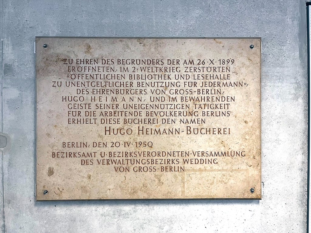 Gedenktafel in der Schiller-Bibliothek am Leopoldplatz. Foto: Brunnenmagazin