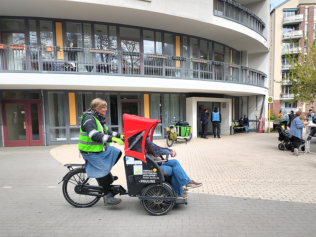 Pauline rollt los: E-Rikscha für mehr Mobilität im Wedding
