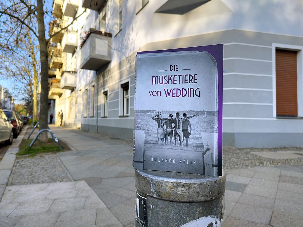 Das Buch "Die Musketiere vom Wedding" - es spielt in der Burgsdorfstraße. Foto: Hensel