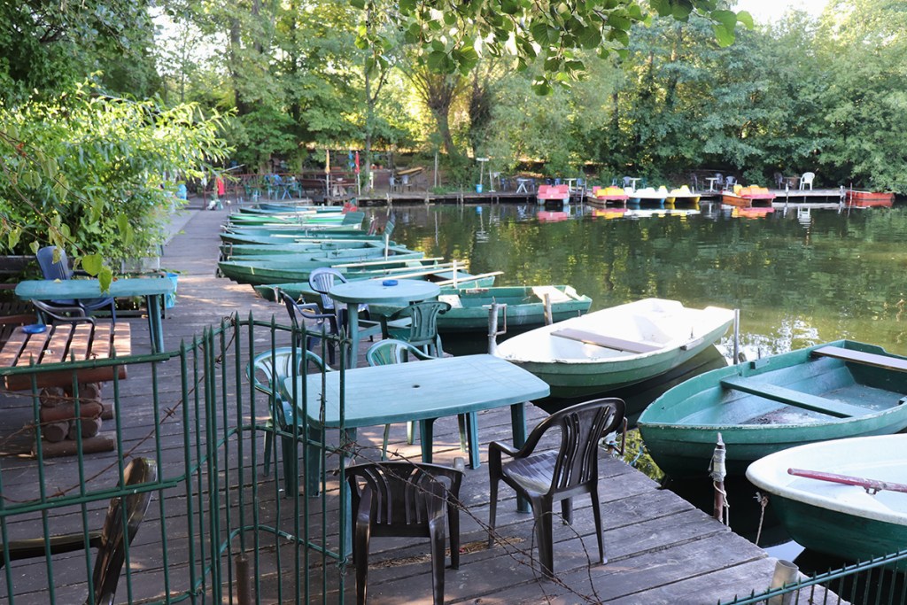 Bootfahren, ein Bier trinken und auf den See schauen - für einige Weddinger unverzichtbar. Foto: Schnell