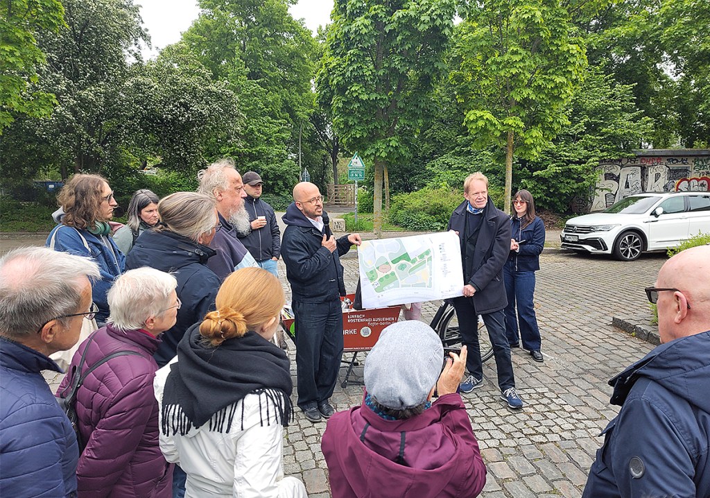 Nächste Station: Hier geht es um die Erweiterung des Sprengelparks bis ans Wasser. Foto: Hensel