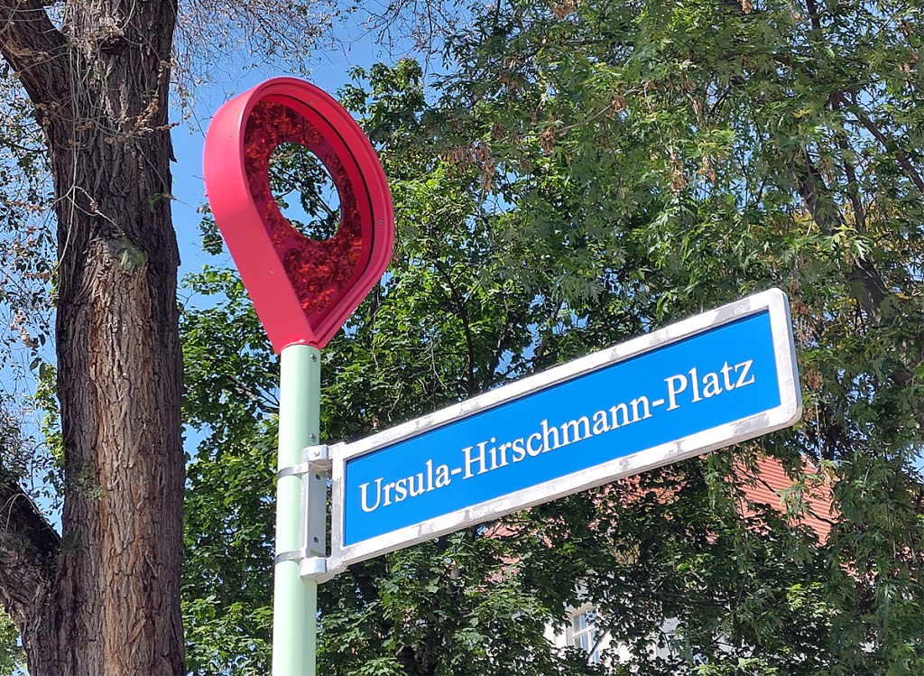 Der bisher unbenannte Platz am Ende der Plantagenstraße heißt jetzt Ursula-Hirschmann-Platz. Foto: Hensel