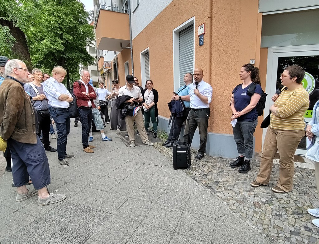 Beim Kiezspaziergang im Afrikanischen Viertel. Foto: Hensel