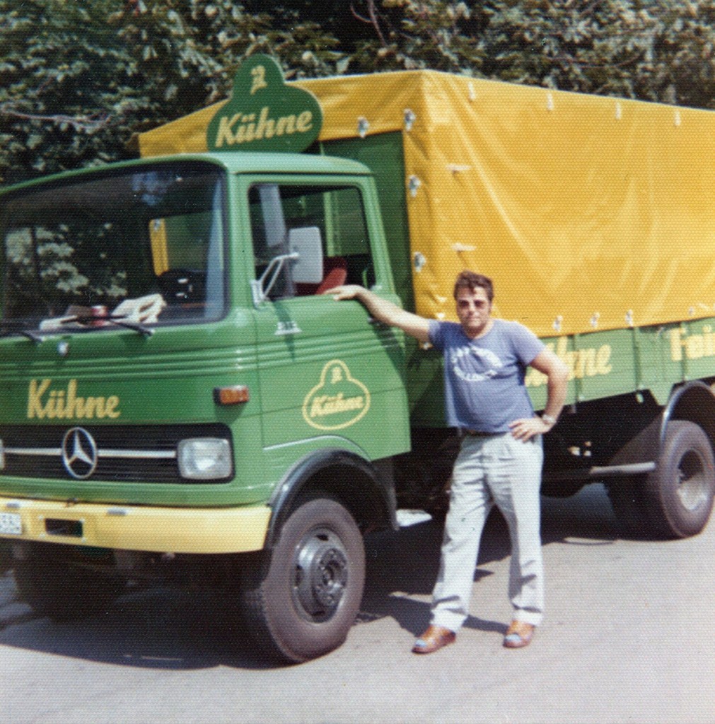Kühne-Lieferfahrzeug (Mercedes) in den grün-gelben Traditionsfarben um 1975. Foto: Sammlung Ralf Schmiedecke