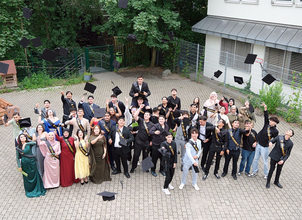 Absolventinnen und Absolventen 2026 der Quinoa-Schule. Foto: Quinoa Bildung gGmbH