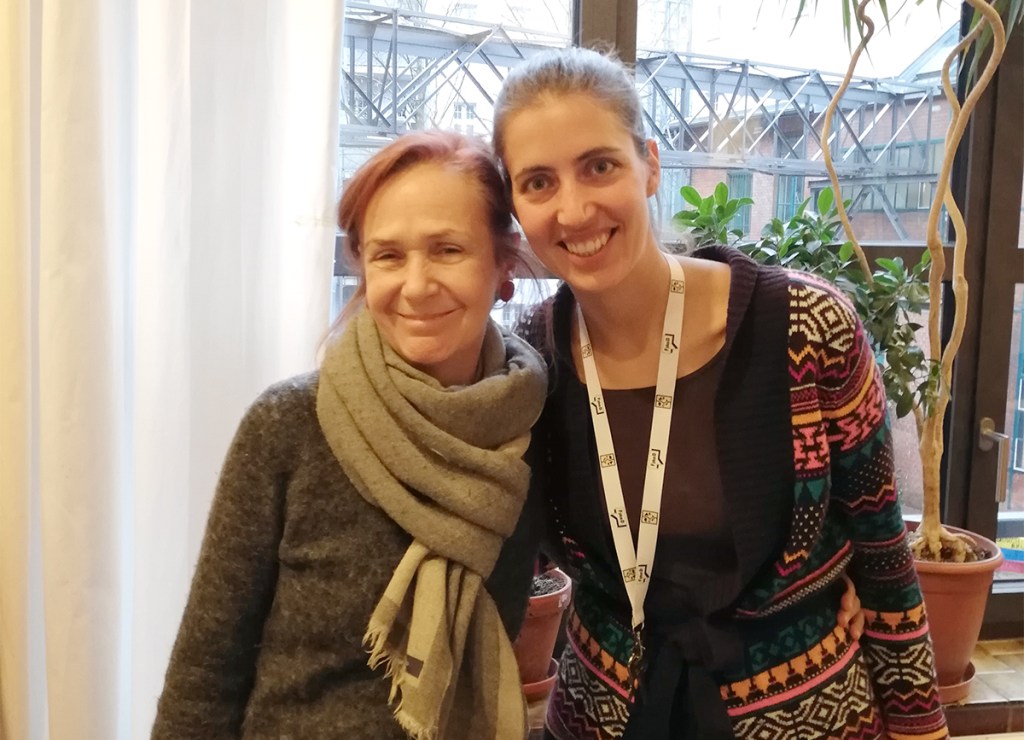 Ruth Ditschkowski vn dre NachbarschaftsEtage mit ihrer Nachfolgerin Melina Sifnaiou im Jahr 2020