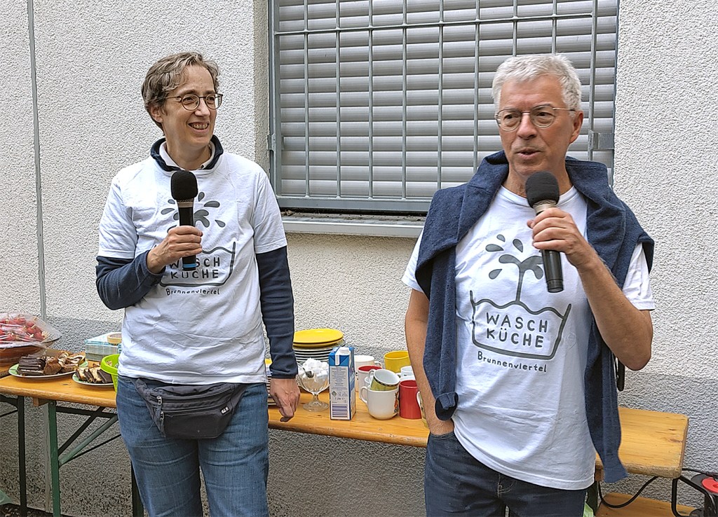 Thomas Jeutner und Waschküche-Koordinatorin Heike Mohaupt