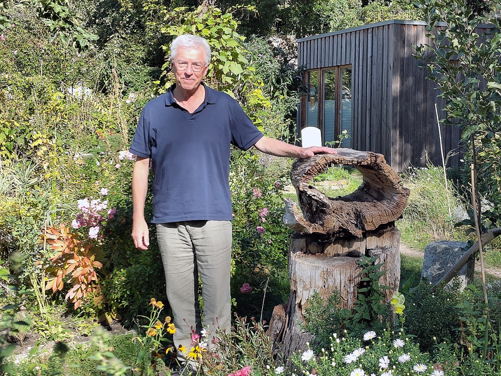 Pfarrer Thomas Jeutner im Gemeinschaftsgarten NiemandsLand